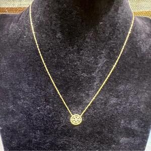 Timeless 14‎ karat gold and diamond dainty feminine snowflake necklace NWOT